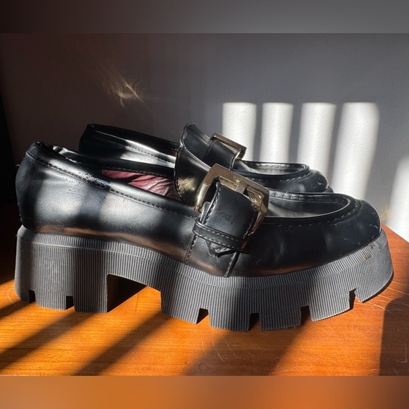 Zara Lug Sole Loafers with Gold Embellishment. - Picture 7 of 8